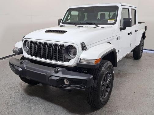 Bright White Clearcoat 2026 Jeep Gladiator Sport S