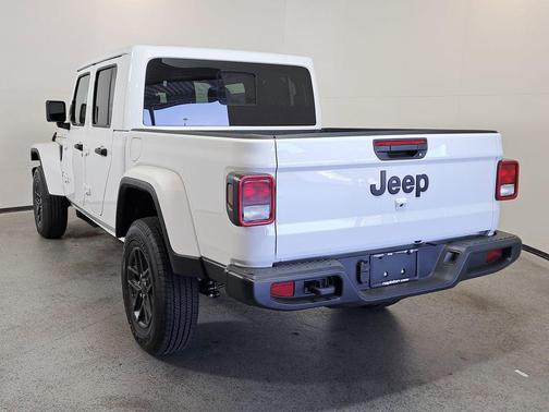Bright White Clearcoat 2026 Jeep Gladiator Sport S
