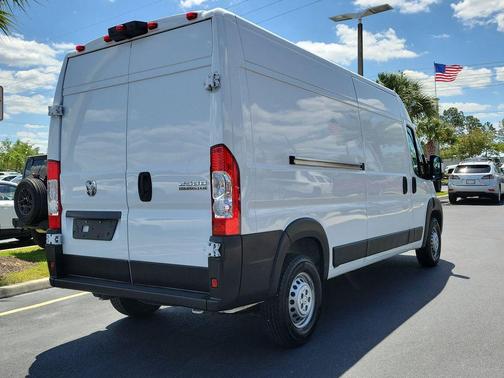 Bright White Clearcoat 2025 RAM ProMaster 2500 Tradesman