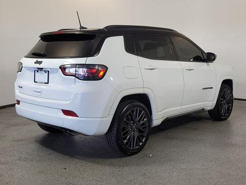 Bright White Clearcoat 2022 Jeep Compass High Altitude