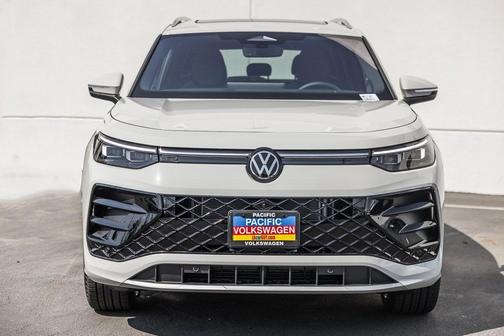 2025 Volkswagen Tiguan 2.0T SEL R-Line