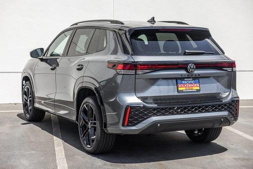 2025 Volkswagen Tiguan 2.0T SE R-Line Black