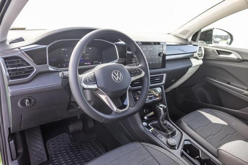2026 Volkswagen Taos 1.5T SE Black