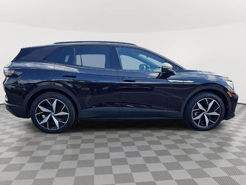 Deep Black Pearl Effect 2023 Volkswagen ID.4 Pro S