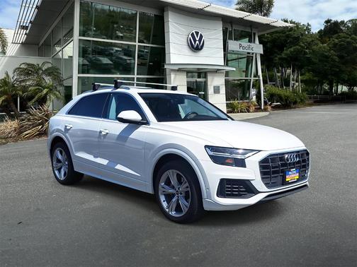 2022 Audi Q8 55 Premium Plus