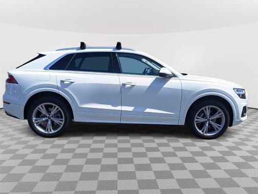 2022 Audi Q8 55 Premium Plus