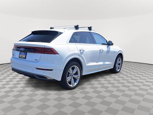 2022 Audi Q8 55 Premium Plus