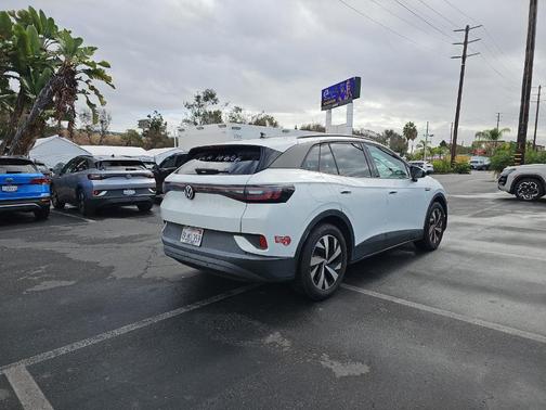 Pure White 2023 Volkswagen ID.4 Pro