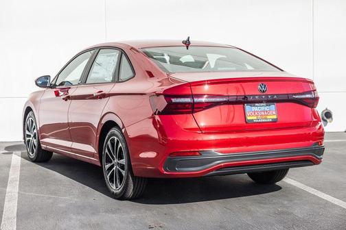 Kings Red Metallic 2026 Volkswagen Jetta 1.5T Sport