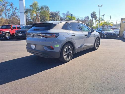 2022 Volkswagen ID.4 Pro