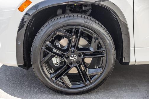 2025 Volkswagen Tiguan 2.0T SE R-Line Black
