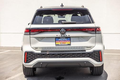 2025 Volkswagen Tiguan 2.0T SE R-Line Black