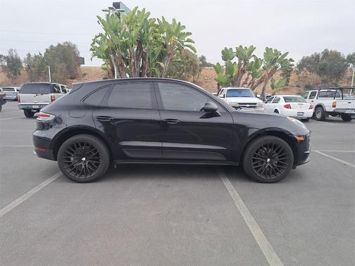 2021 Porsche Macan Base