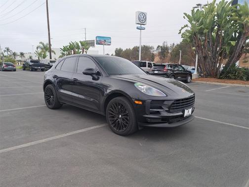 2021 Porsche Macan Base