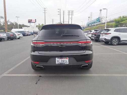 2021 Porsche Macan Base