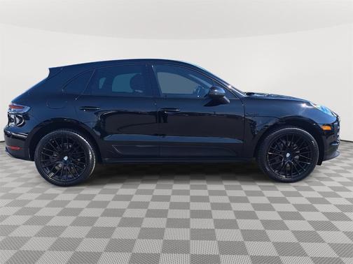 2021 Porsche Macan Base