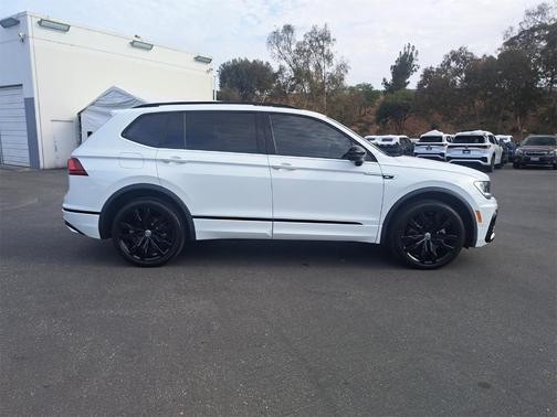 2021 Volkswagen Tiguan 2.0T SE R-Line Black