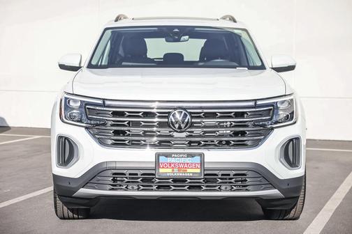 Opal White Pearl 2026 Volkswagen Atlas 2.0T SE W/TECHNOLOGY