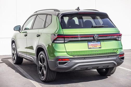 2025 Volkswagen Taos 1.5T SE Black