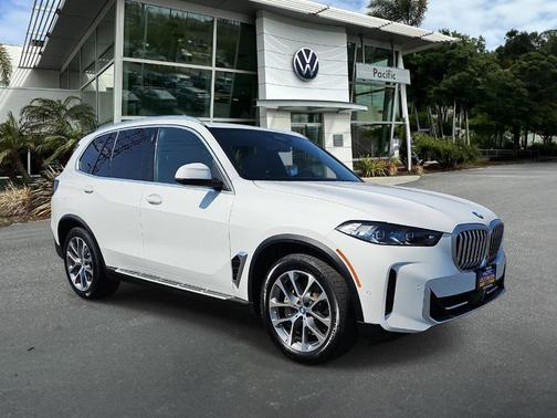 Alpine White 2025 BMW X5 PHEV xDrive50e