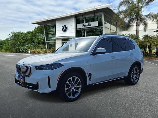 Alpine White 2025 BMW X5 PHEV xDrive50e
