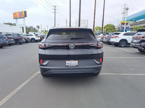 2023 Volkswagen ID.4 Pro