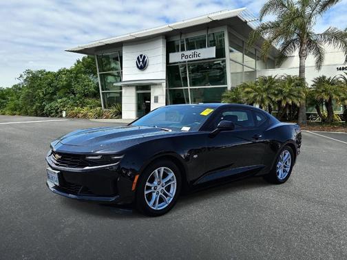 Mosaic Black Metallic 2019 Chevrolet Camaro 1LS