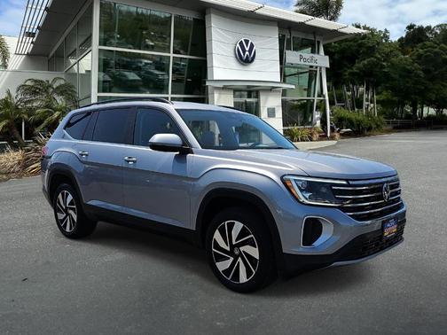 Silver Bird Metallic 2024 Volkswagen Atlas 2.0T SE w/Technology