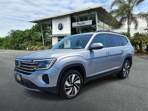 Silver Bird Metallic 2024 Volkswagen Atlas 2.0T SE w/Technology