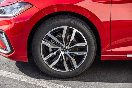 Kings Red Metallic 2026 Volkswagen Jetta 1.5T SE