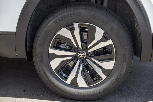 2025 Volkswagen Atlas Cross Sport 2.0T SE