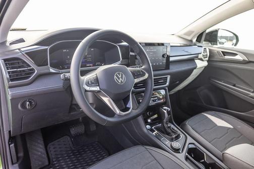 Bright 2026 Volkswagen Taos 1.5T SE Black