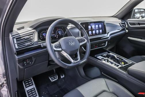 2025 Volkswagen Atlas Cross Sport 2.0T SEL R-Line Black
