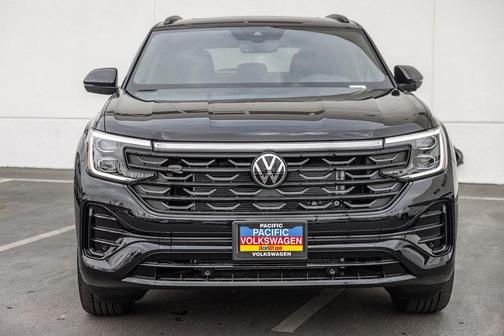 2025 Volkswagen Atlas Cross Sport 2.0T SEL R-Line Black