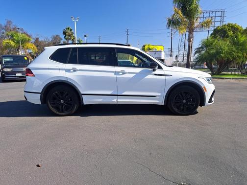 2022 Volkswagen Tiguan 2.0T SE R-Line Black