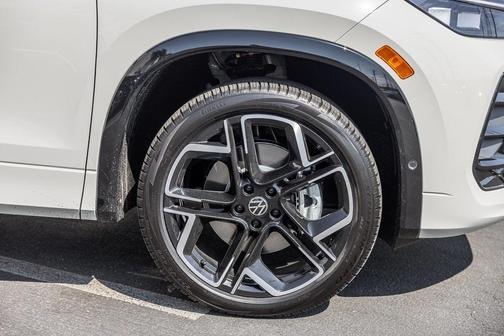 2025 Volkswagen Tiguan 2.0T SEL R-Line