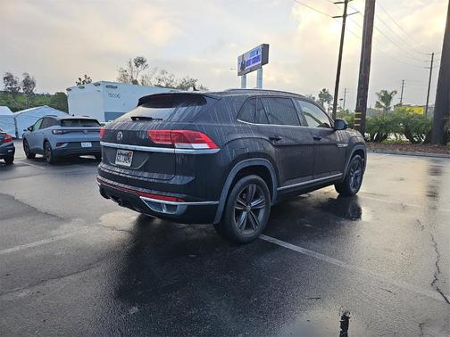 2021 Volkswagen Atlas Cross Sport 3.6L V6 SE w/Technology R-Line