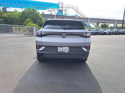 2023 Volkswagen ID.4 Pro