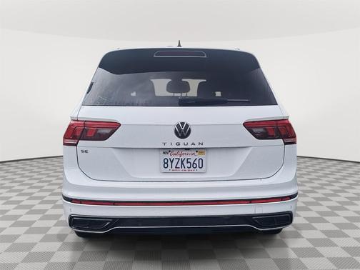 2022 Volkswagen Tiguan 2.0T SE R-Line Black