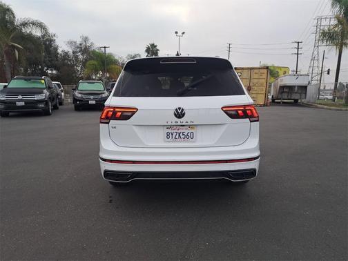 2022 Volkswagen Tiguan 2.0T SE R-Line Black