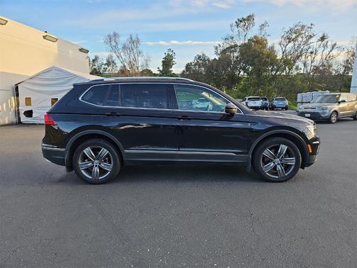 2018 Volkswagen Tiguan 2.0T SEL Premium