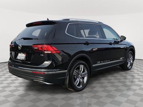 2018 Volkswagen Tiguan 2.0T SEL Premium