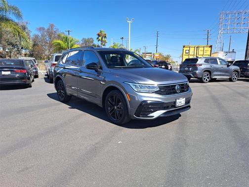 2022 Volkswagen Tiguan 2.0T SE R-Line Black