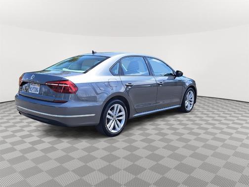 2019 Volkswagen Passat 2.0T Wolfsburg
