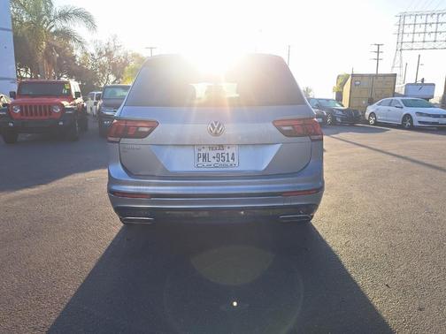 2021 Volkswagen Tiguan 2.0T SE R-Line Black