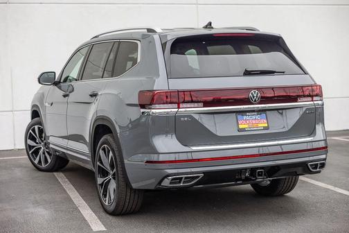 Pure Gray 2026 Volkswagen Atlas 2.0T SEL Premium R-Line