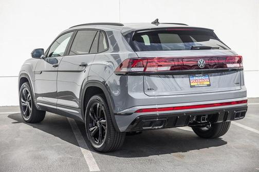 2026 Volkswagen Atlas Cross Sport 2.0T SEL R-Line Black