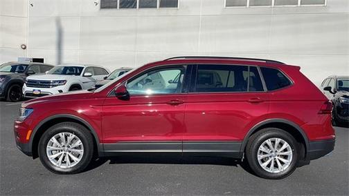 Photo 3 of 31 of 2018 Volkswagen Tiguan 2.0T S