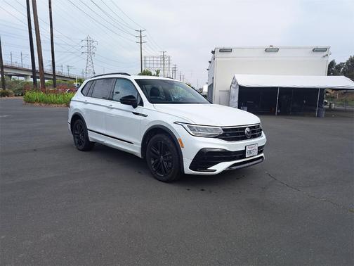2022 Volkswagen Tiguan 2.0T SE R-Line Black