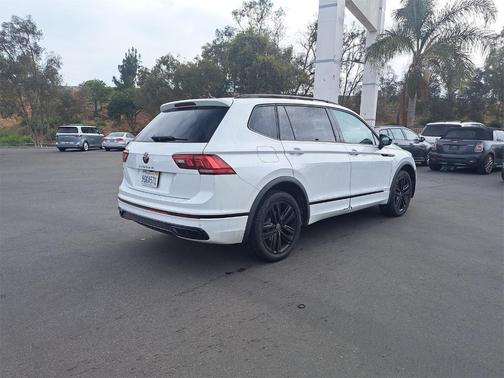 2022 Volkswagen Tiguan 2.0T SE R-Line Black